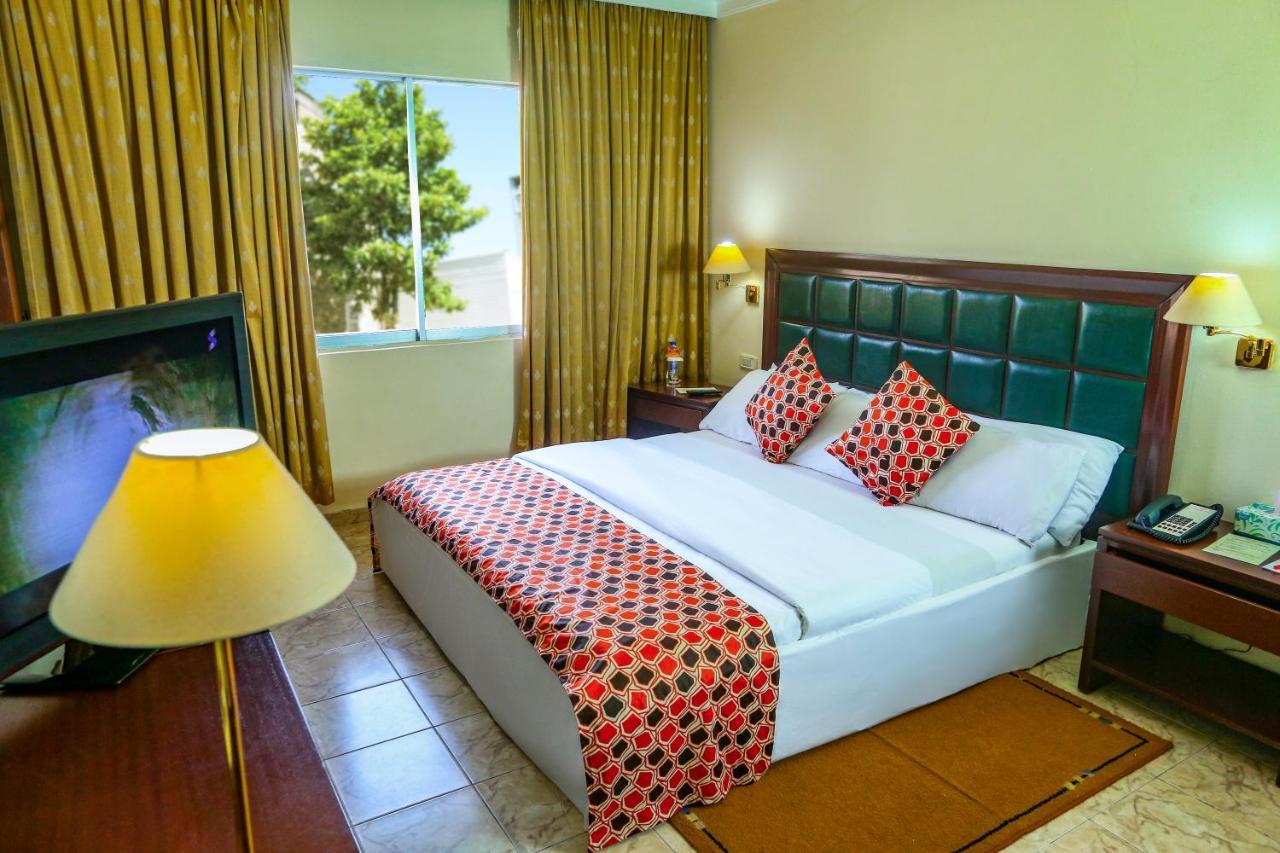 Transcorp Hotels Калабар Екстериор снимка