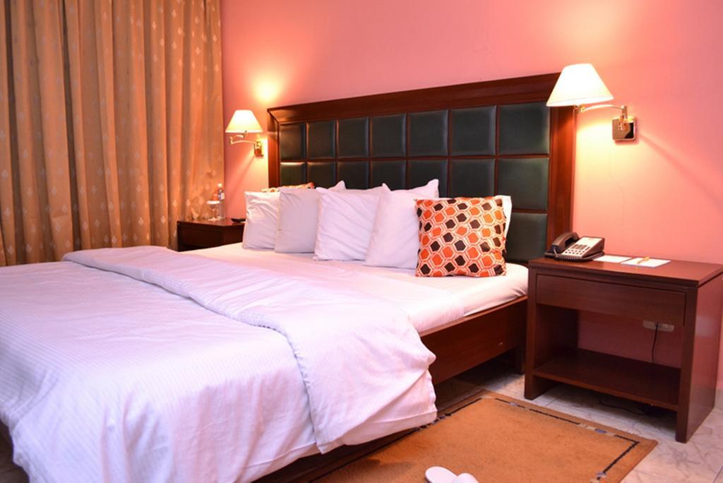 Transcorp Hotels Калабар Екстериор снимка